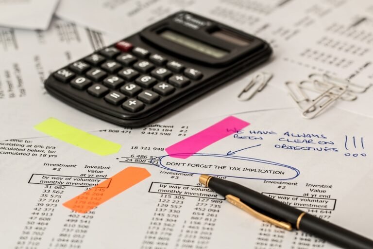 Calculator and Paper - Common Bookkeeping Mistakes Made y Startups